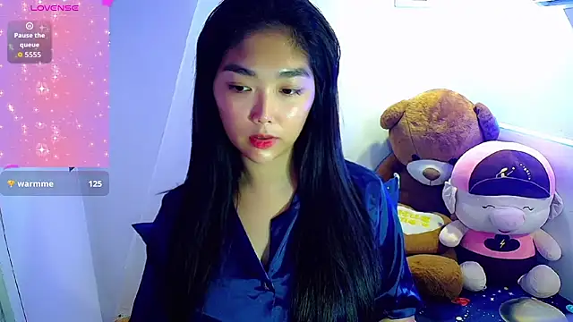 TR4NSCUTI3 online show from September 29, 9:58 pm