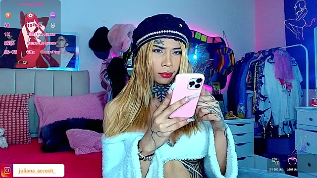 caroline cossei online show from March 13, 3:12 am