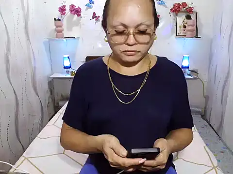 UrAsianPrincessDanie online show from March 6, 7:17 pm