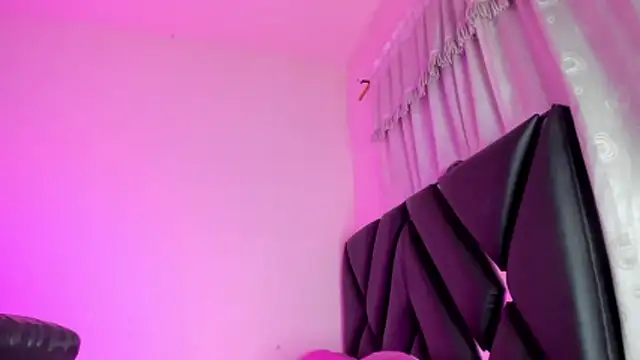 stephany doll  online show from March 29, 4:02 am