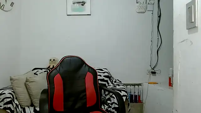 angelamarie1 online show from February 3, 11:26 am