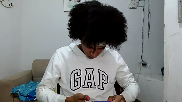 angelamarie1 online show from March 12, 11:32 pm