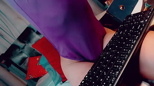 Snapshot of CharlotteBigCock chatting on December 15, 4:37 pm CharlotteBigCock online show from December 15, 4:37 pm