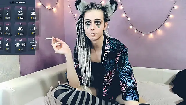 Littlepinkcat online show from February 12, 5:05 am