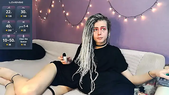 Littlepinkcat online show from March 9, 6:11 pm