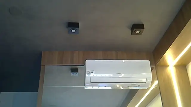 Skinny-Kitten online show from November 5, 9:31 am