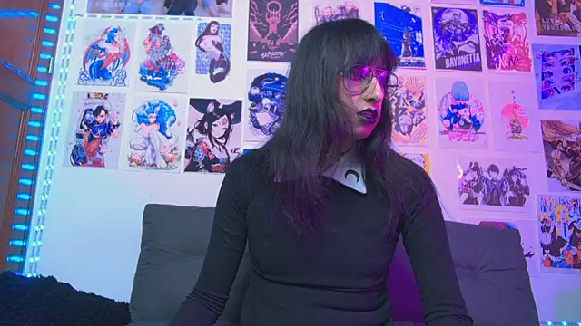 snowblack  online show from February 8, 3:00 pm