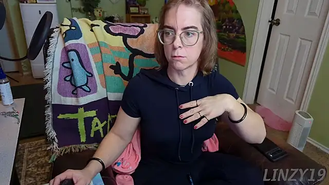 Linzy 19 online show from February 16, 6:43 pm